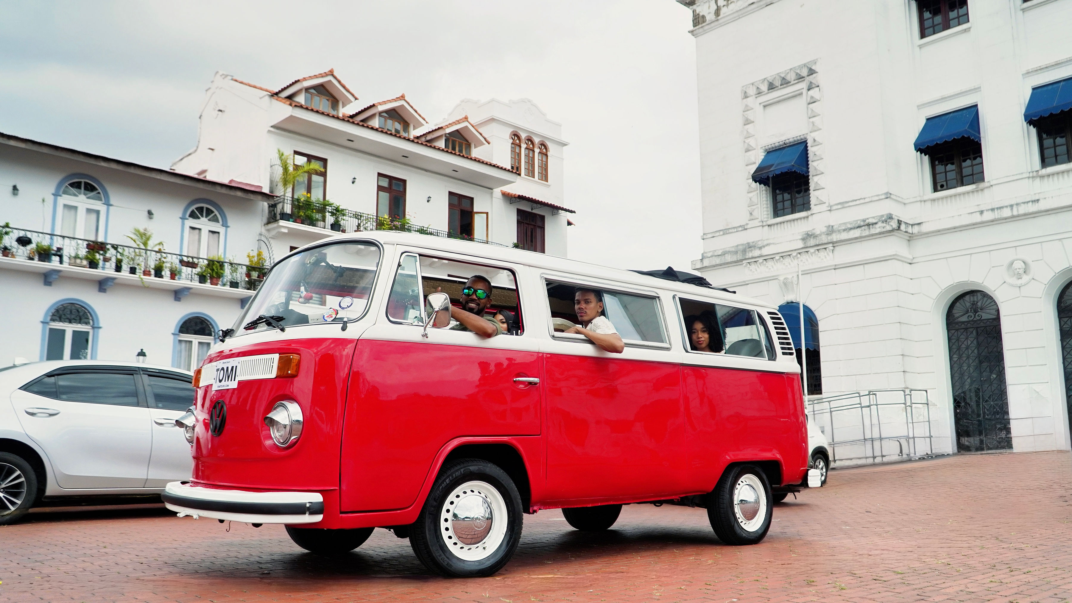 VW Safari tour in Panama City with Tomi Tours